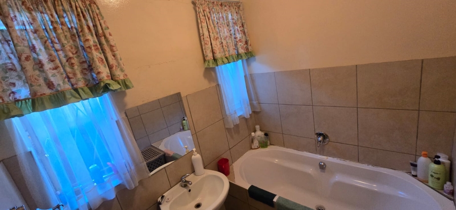 4 Bedroom Property for Sale in Universitas Free State